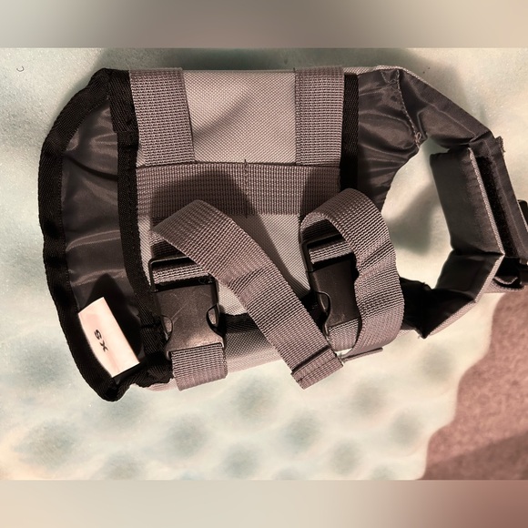 Dog life jacket. New without tags - Picture 3 of 3